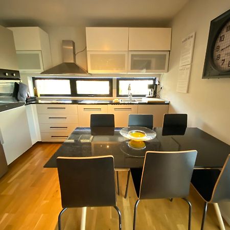 Townhouse On Arlanda Stockholm Metro Line - Easy Checkin Villa Sollentuna Exterior foto