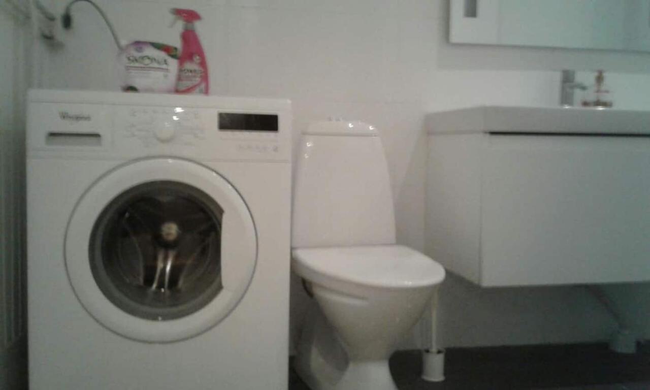 Townhouse On Arlanda Stockholm Metro Line - Easy Checkin Villa Sollentuna Exterior foto